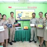 รับมอบคอมพิวเตอร์จาก Depa thailand